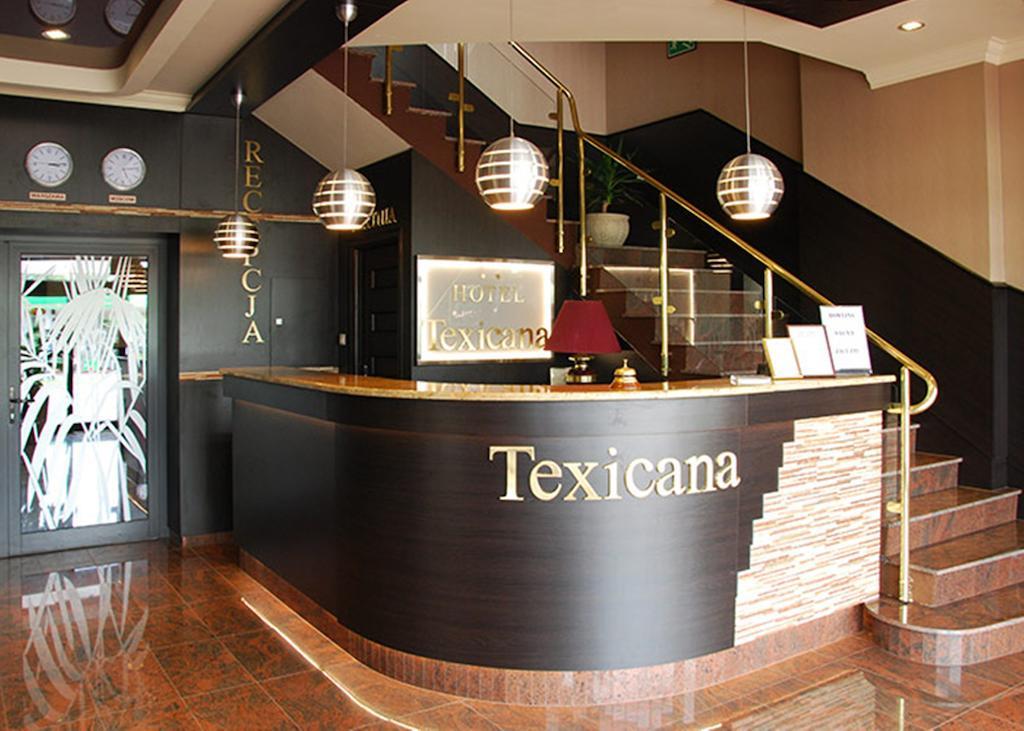 Hotel Texicana Sulechow Bagian luar foto