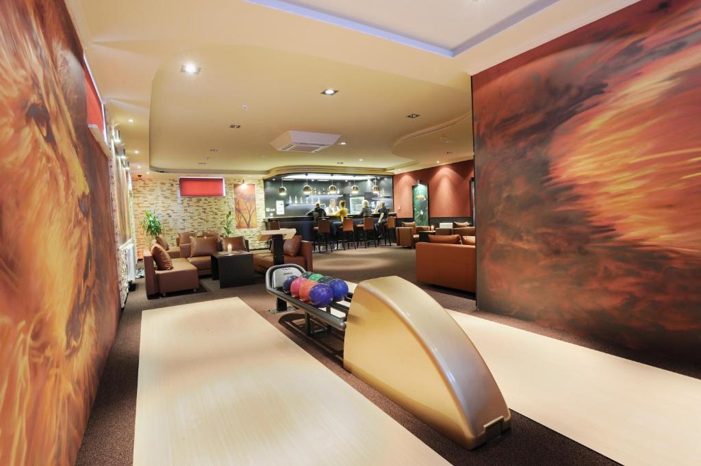 Hotel Texicana Sulechow Bagian luar foto
