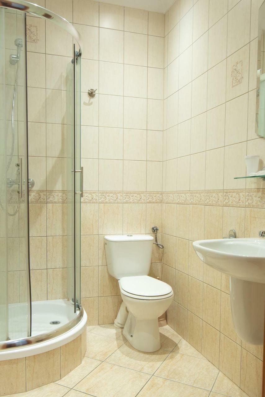 Hotel Texicana Sulechow Bagian luar foto